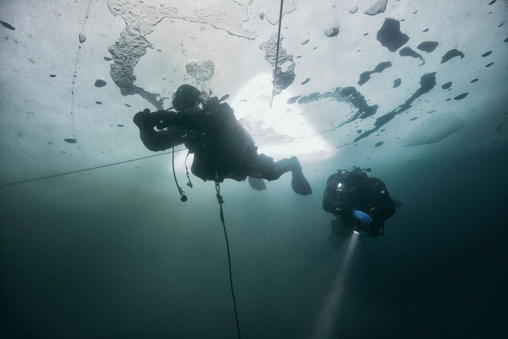 Buceo bajo el hielo de los Pirineos