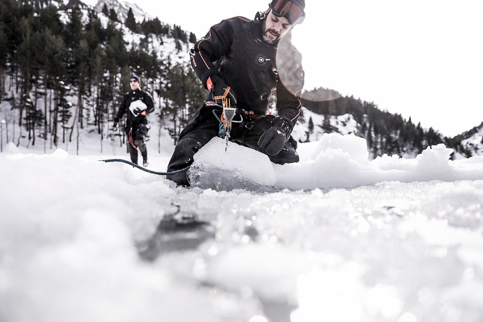 Buceo bajo el hielo de los Pirineos