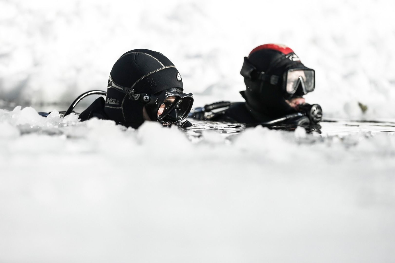 Buceo bajo el hielo de los Pirineos