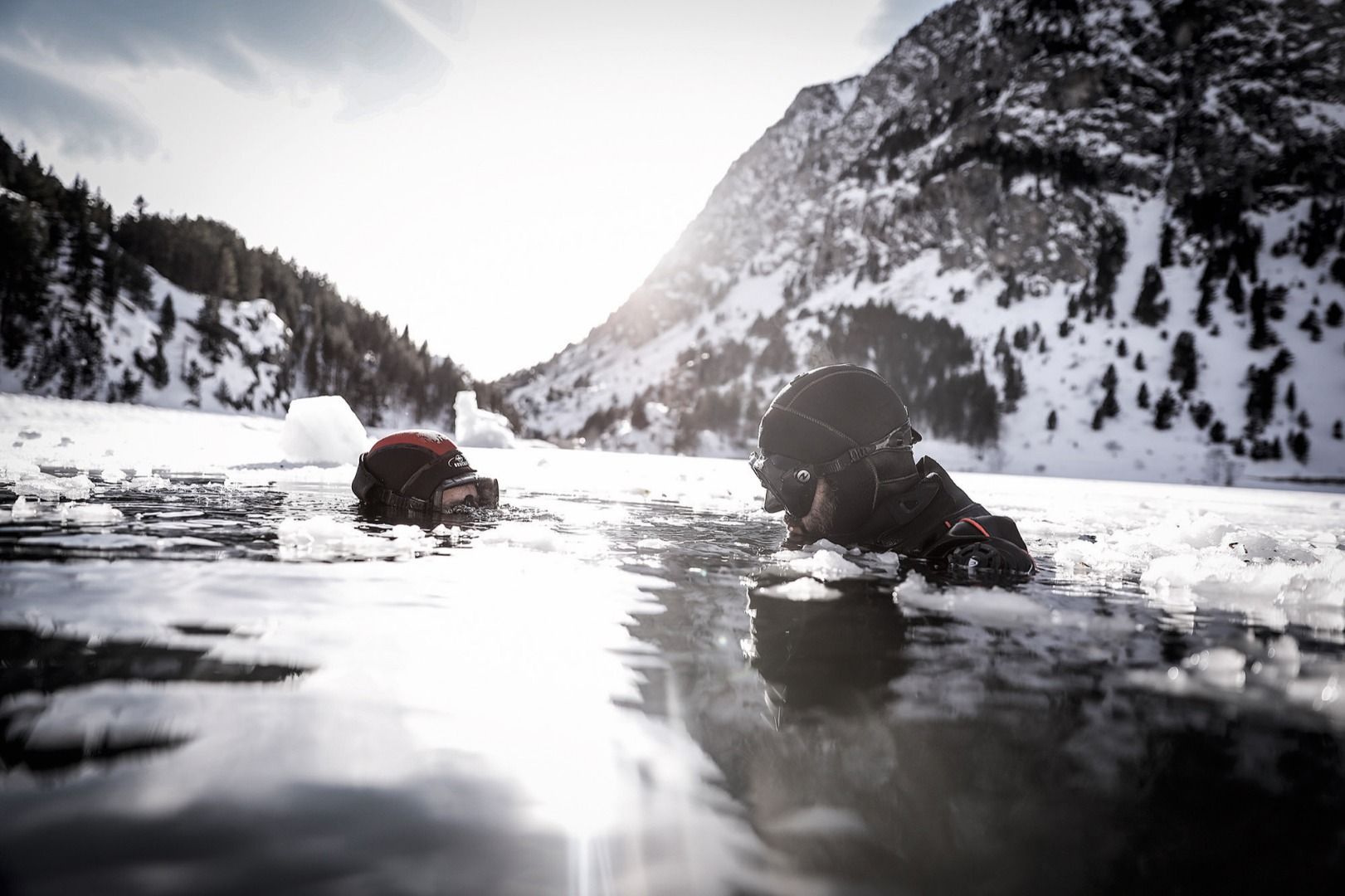 Buceo bajo el hielo de los Pirineos