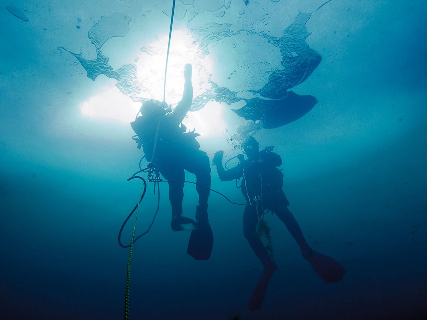 Buceo bajo el hielo de los Pirineos