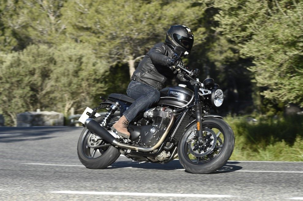 La nueva Triumph Speed Twin de 1.200 cc es un modelo 2019 que se mostró por primera después del Salón de Milán