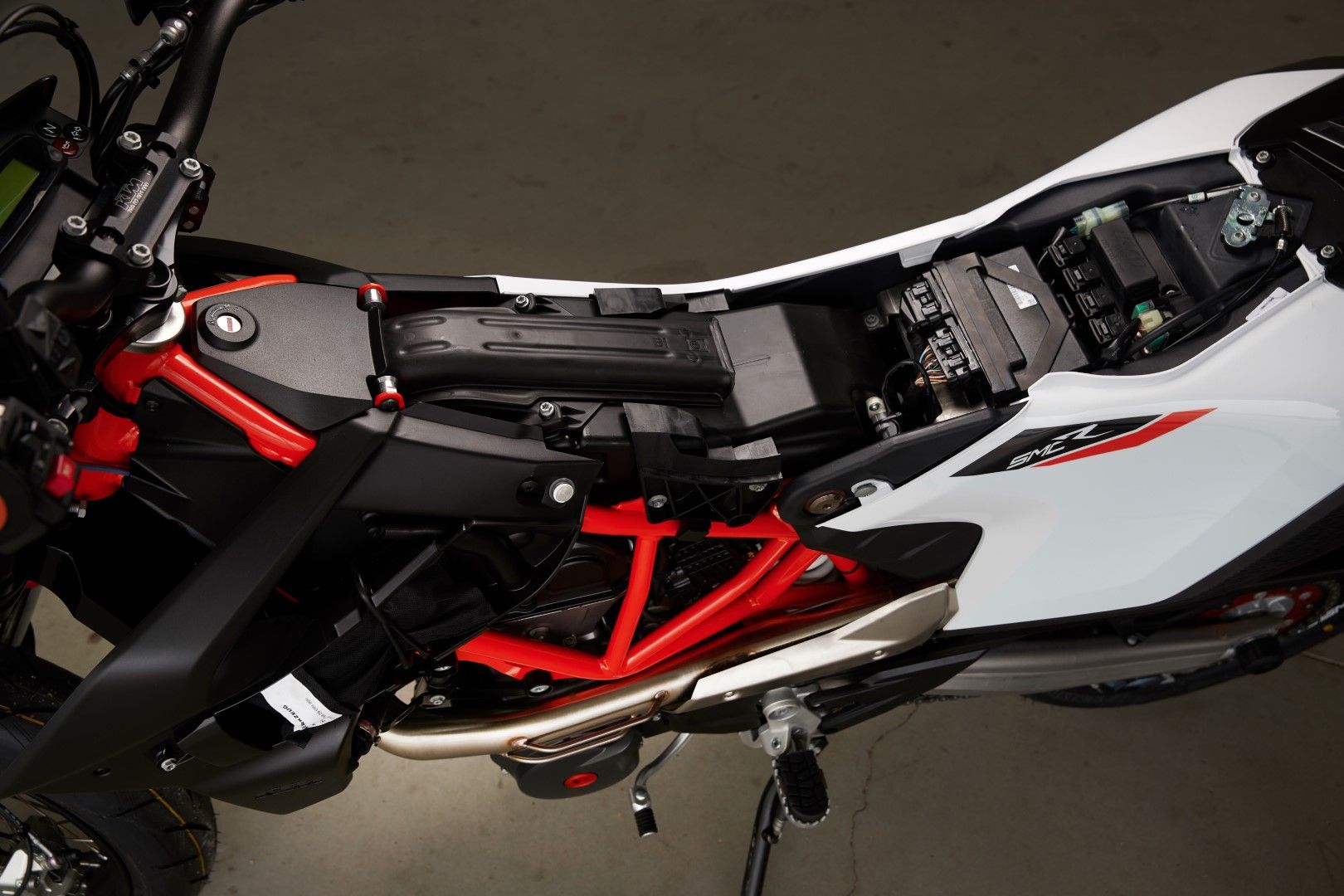 KTM 690 SMC R 2019. Fotos