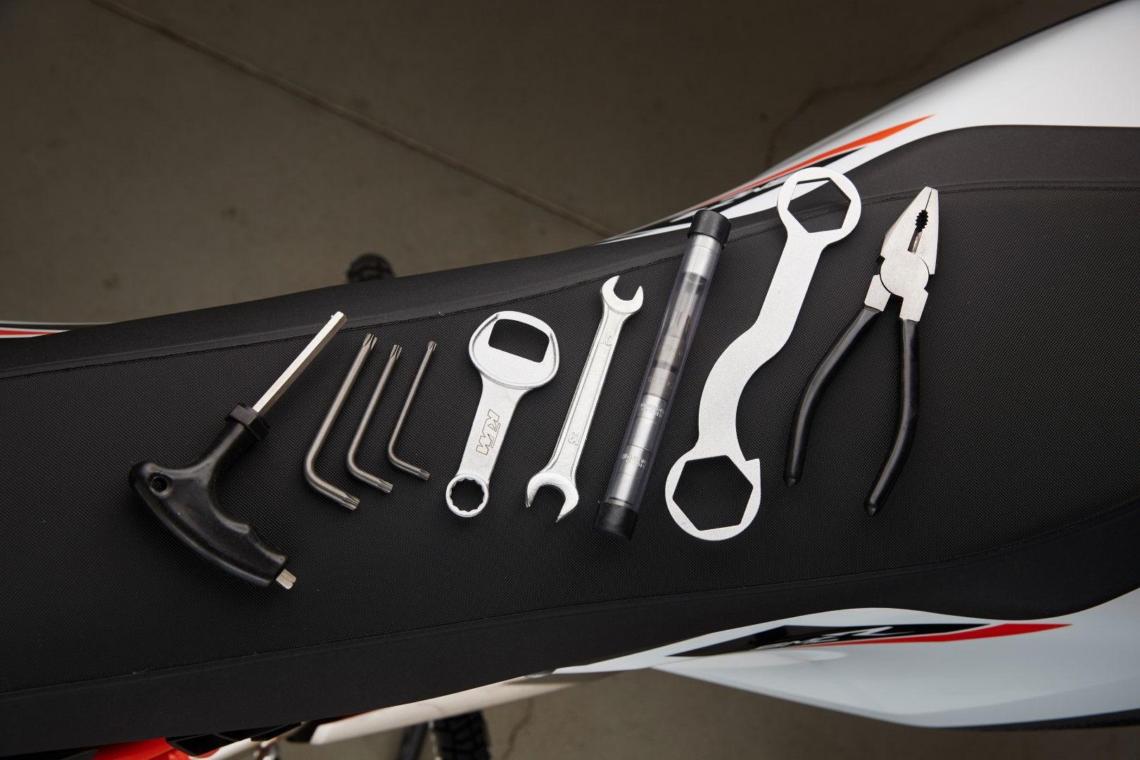 KTM 690 SMC R 2019. Fotos
