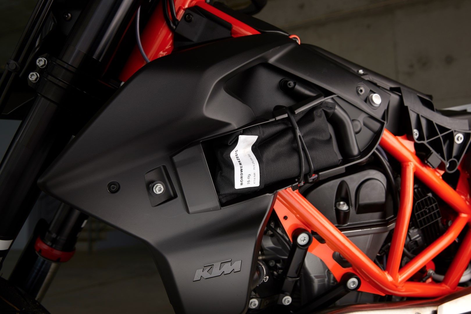 KTM 690 SMC R 2019. Fotos