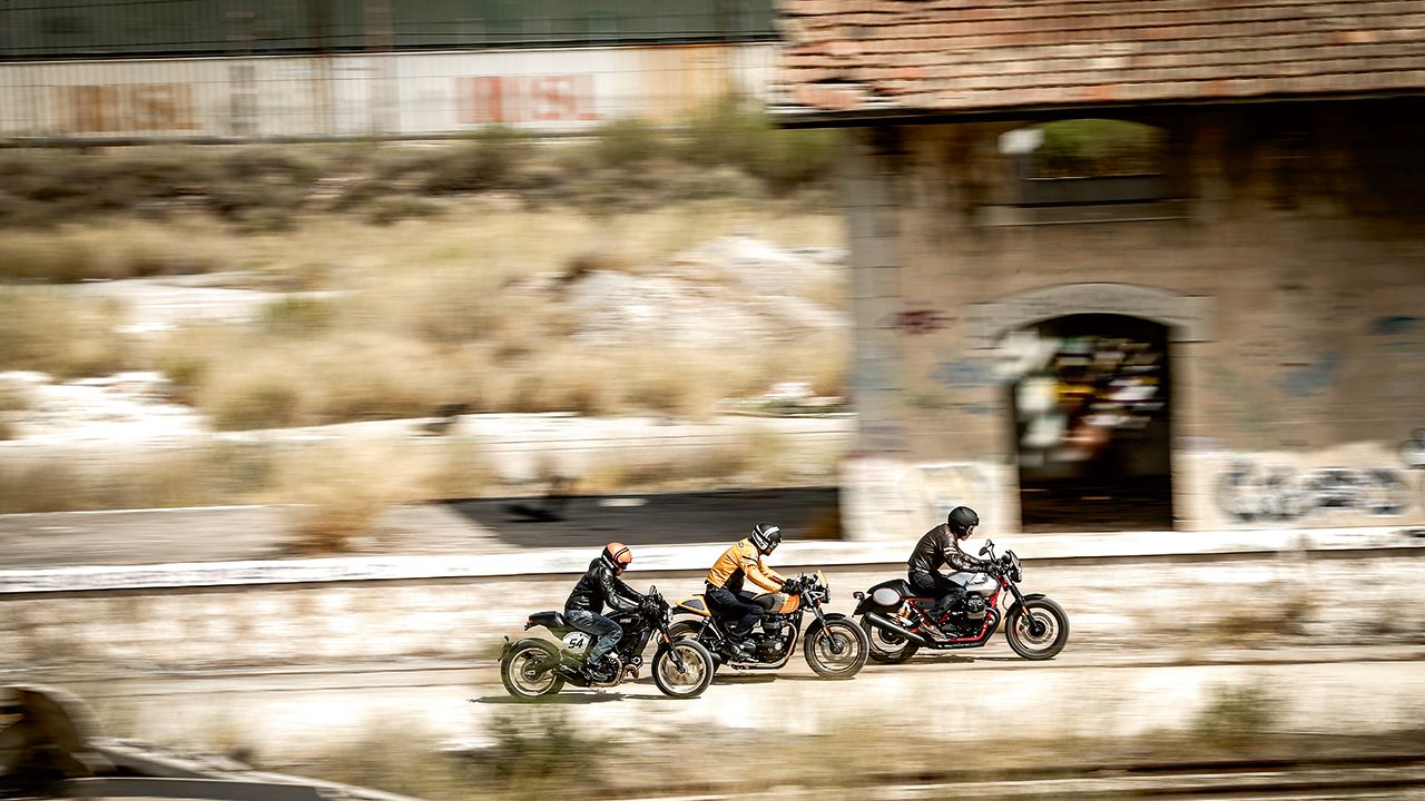 Ducati Scrambler Café Racer vs Moto Guzzi V7 III Racer vs Triumph Street Cup