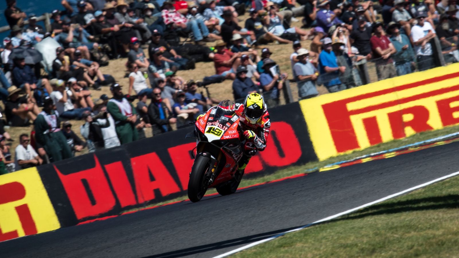 Álvaro Bautista gana en SBK Phillip Island 2019