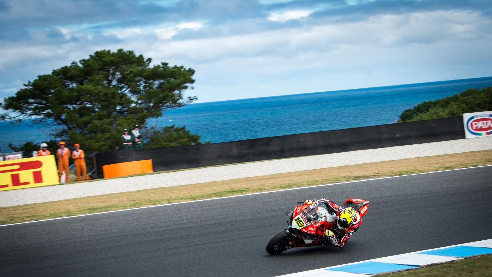 Álvaro Bautista gana en SBK Phillip Island 2019