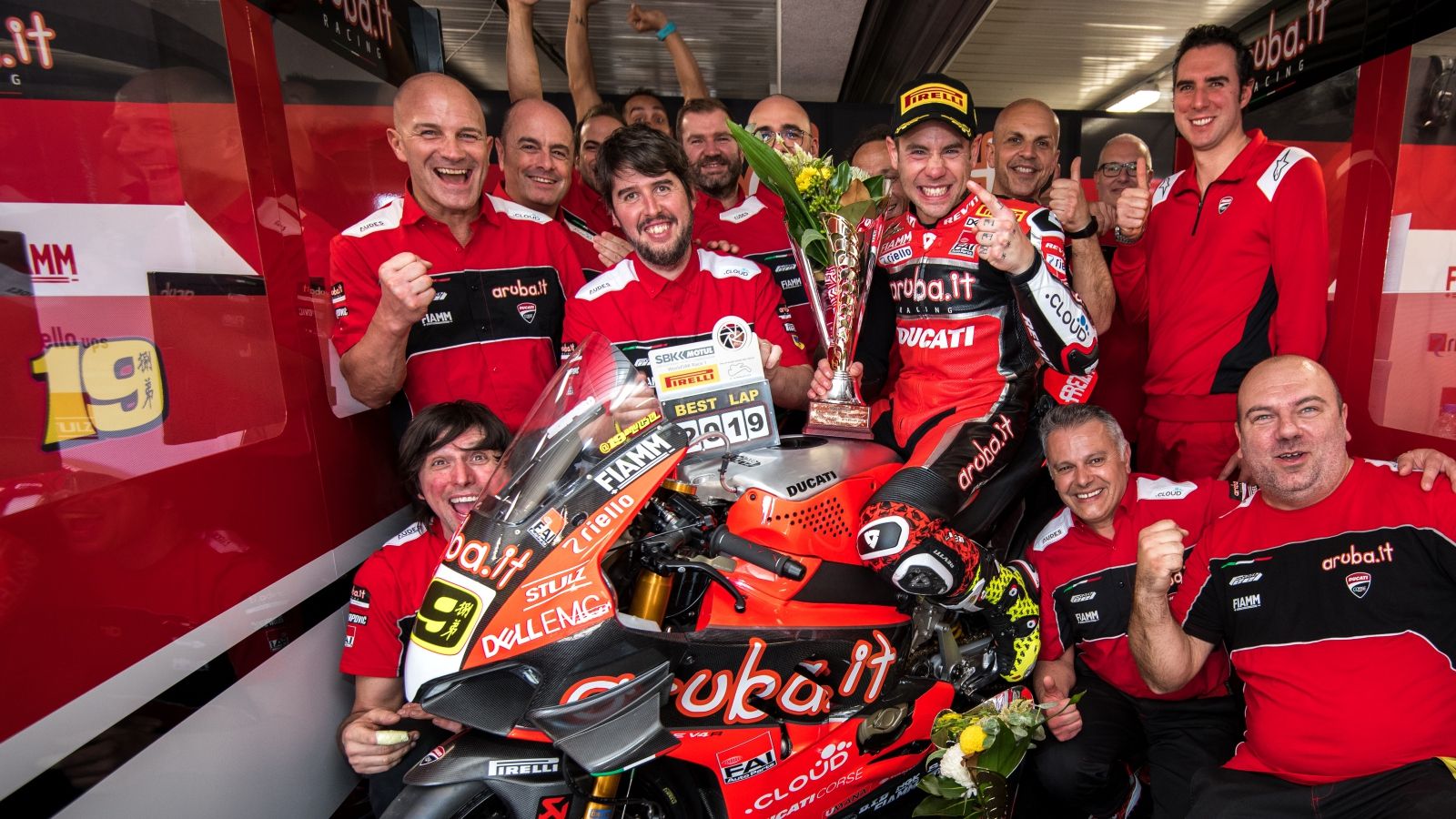 Álvaro Bautista gana en SBK Phillip Island 2019