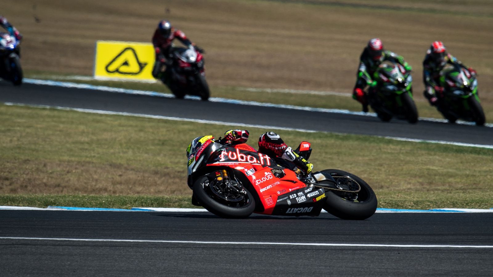 La ilusión de Álvaro Bautista y la forma de perder de Jonathan Rea