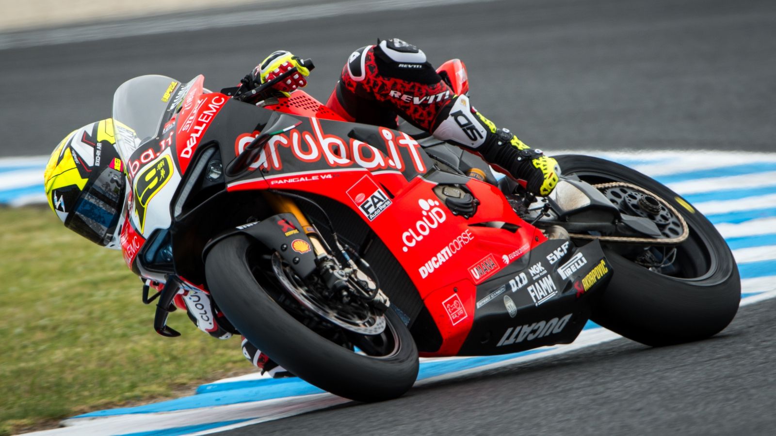 Álvaro Bautista gana en SBK Phillip Island 2019