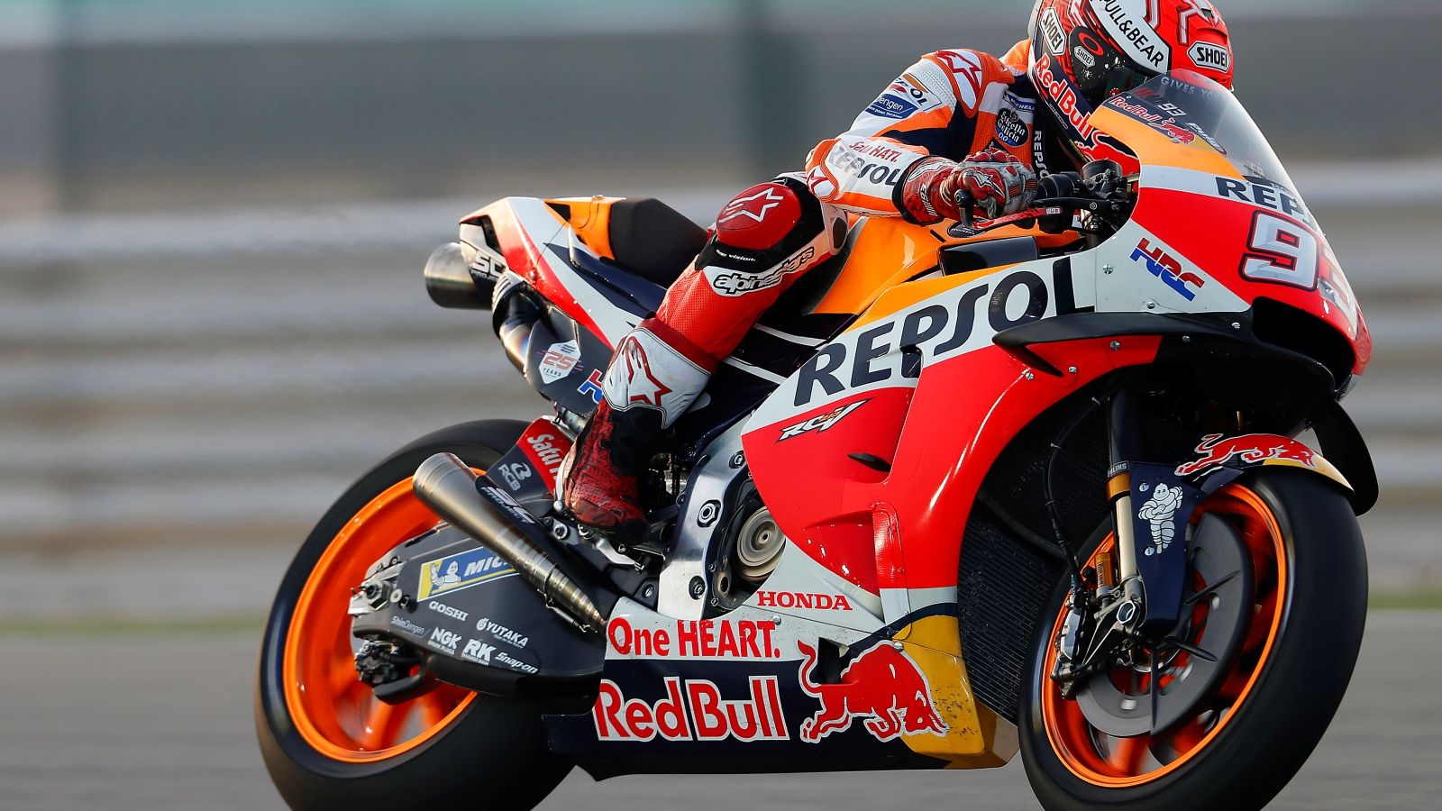 Marc Márquez revienta el récord de Qatar en el primer día de libres de MotoGP 2019