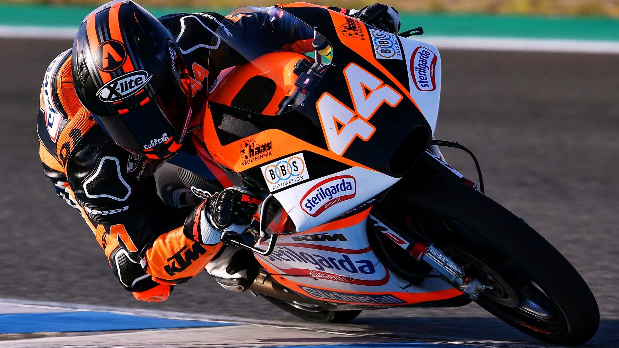 Arón Canet tritura el récord de Moto3 en Qatar y supera a Romano Fenati en los libres