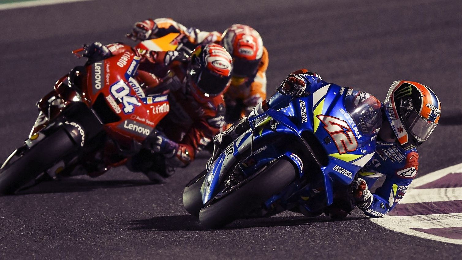 Álex Rins: “Dovizioso ha jugado conmigo, me dejaban en gayumbos en la recta”