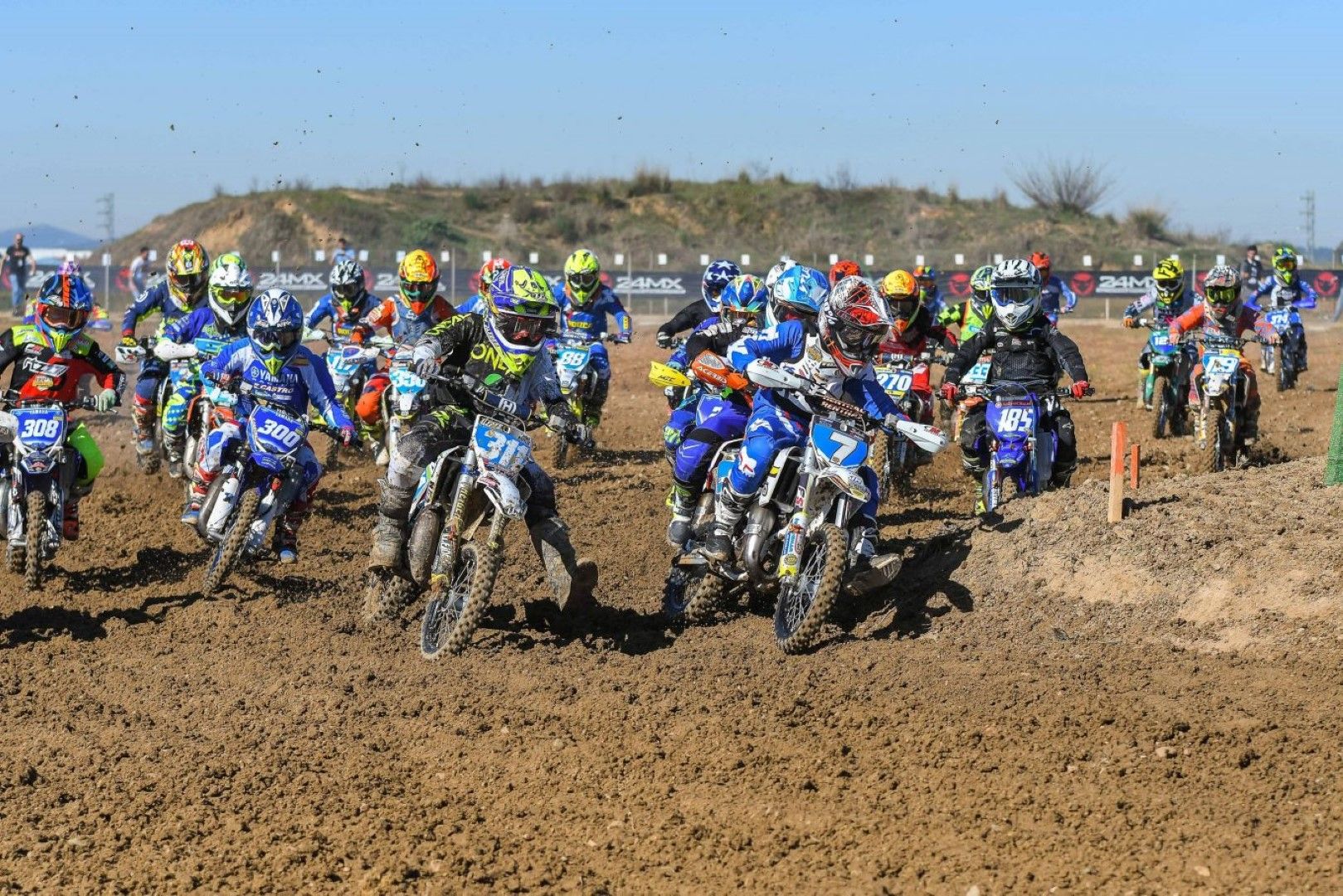 Martínez, Seisdedos, Cañadas y Pérez logran la victoria en el Motocross de Miajadas
