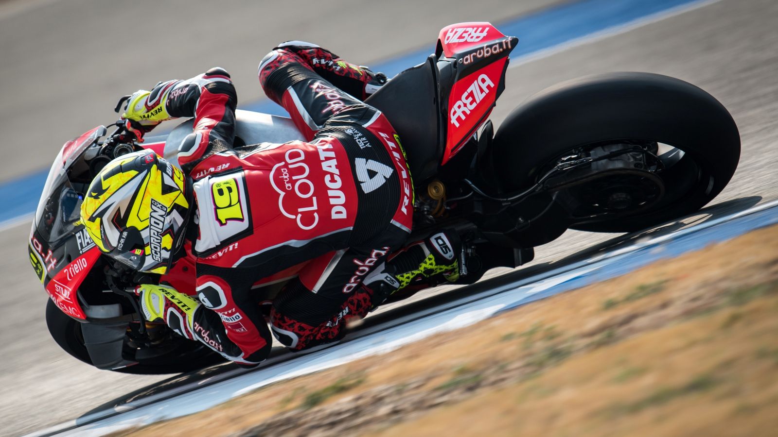 Álvaro Bautista logra su primera Superpole destrozando el récord de Tailandia