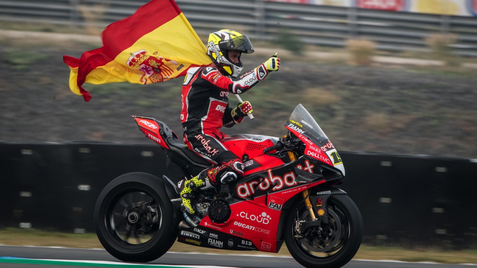 Álvaro Bautista lo gana todo en Tailandia