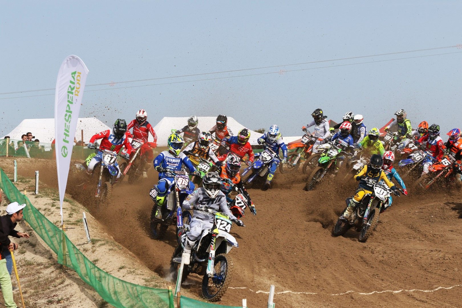 Carlos Campano y Simeó Ubach arrasan en el Motocross de Malpartida