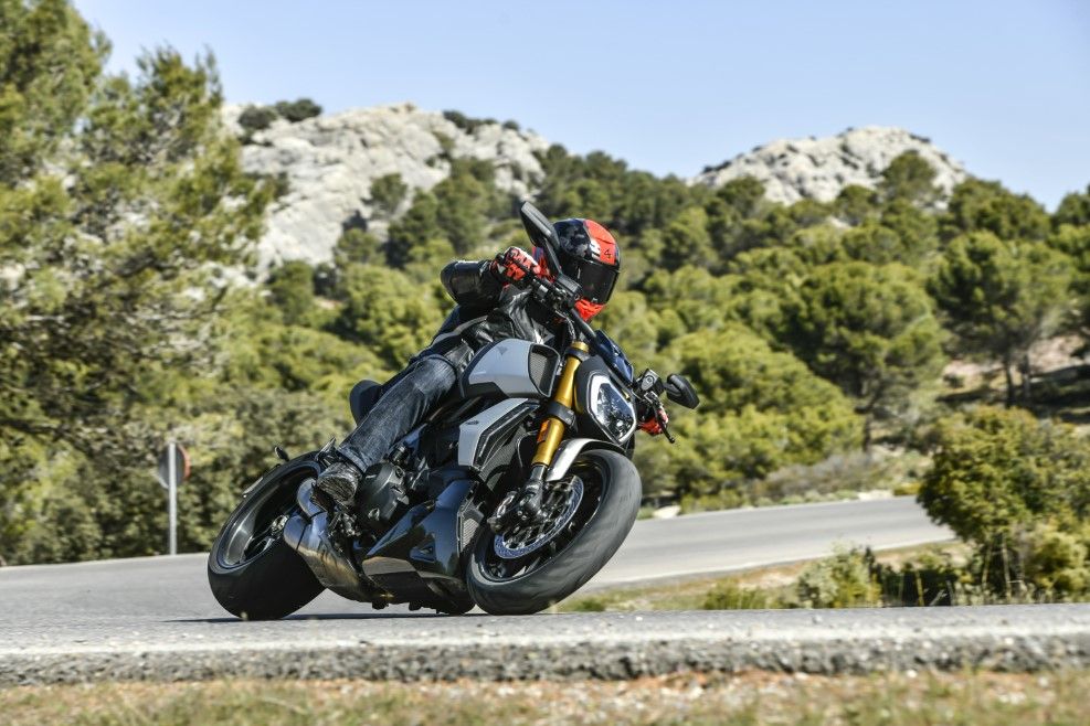La nueva Ducati Diavel 1260 S es una moto impactante en todos los sentidos.