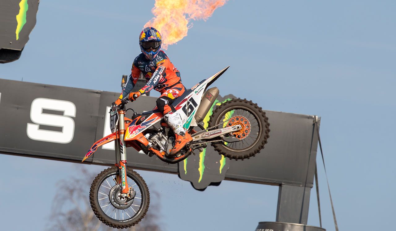 Dominio de Tony Cairoli y Jorge Prado en el MXGP de Valkenswaard