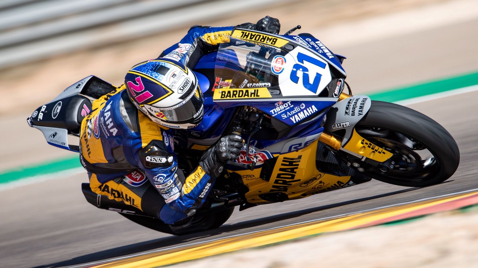 Randy Krummenacher bate a Raffaele De Rosa en Aragón y es líder de Supersport