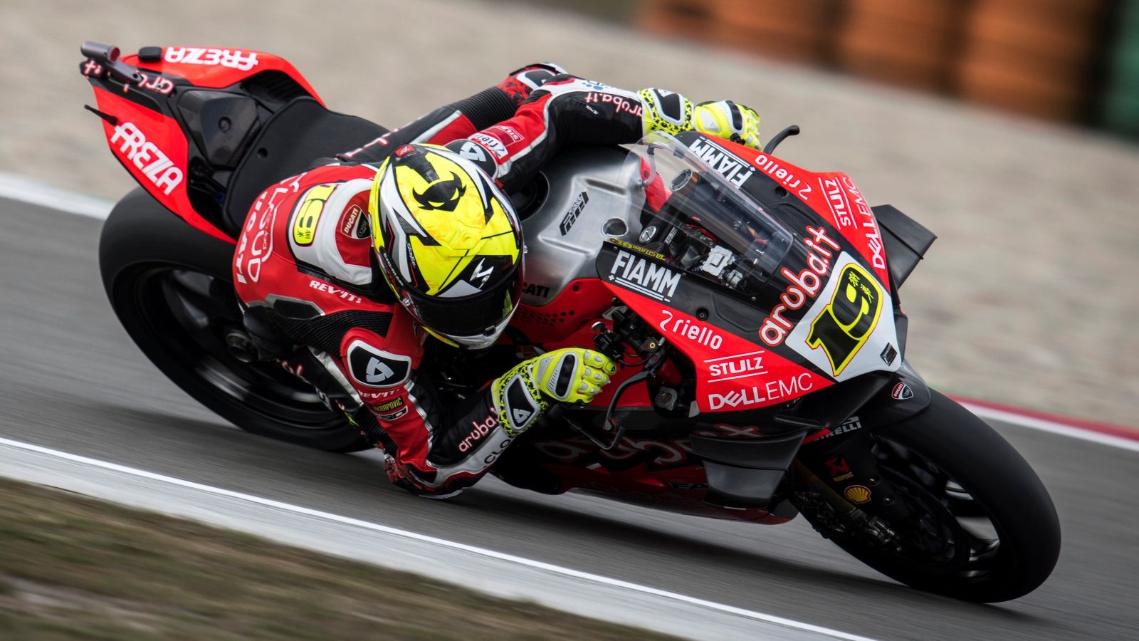 Álvaro Bautista se hace con la Superpole en Assen con la suerte del campeón