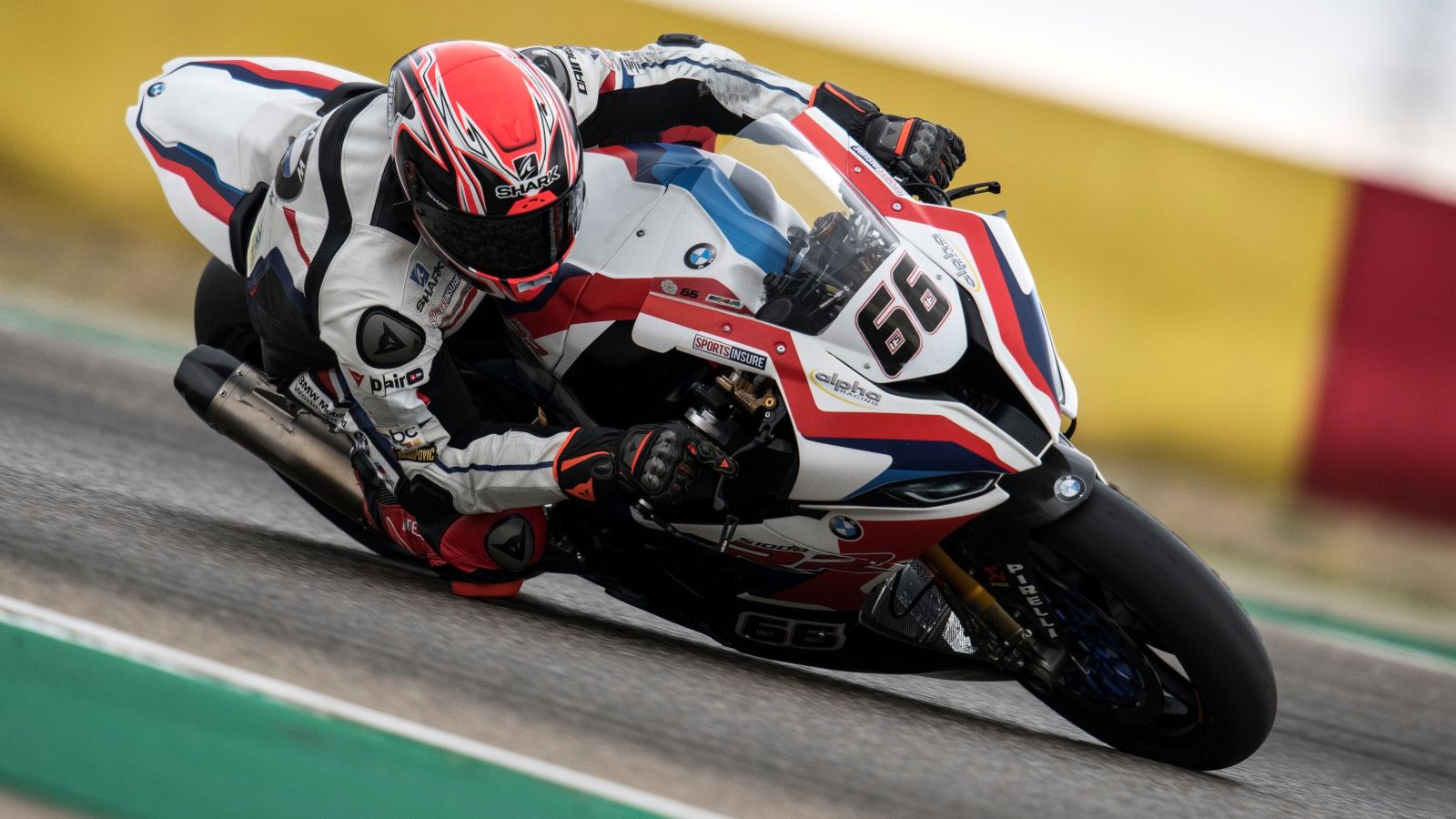 Tom Sykes seguirá con BMW.