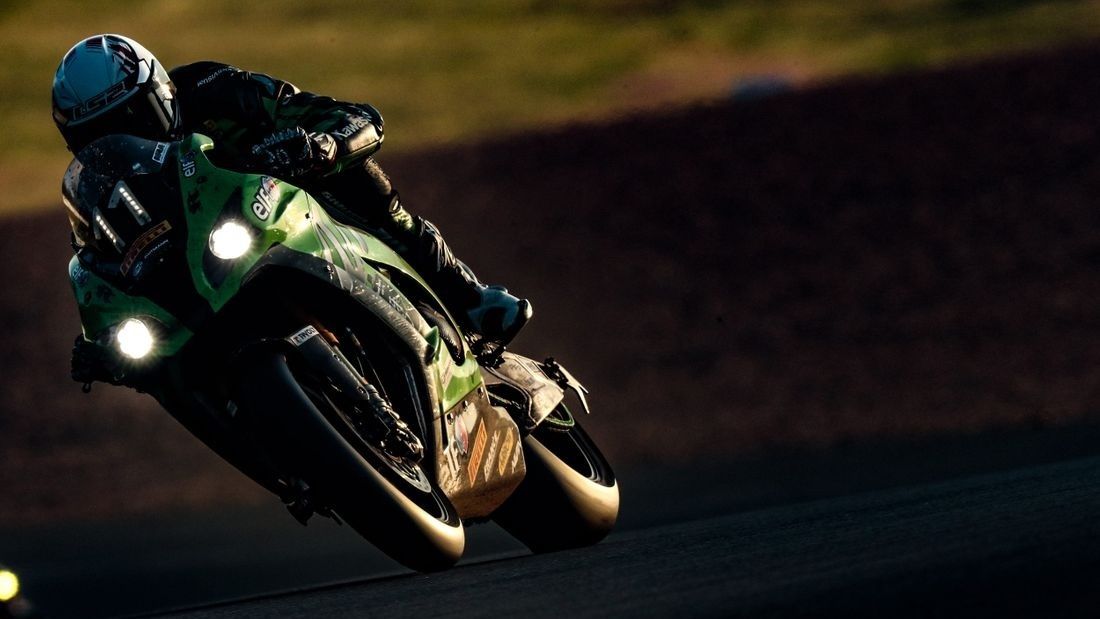 El SRC Kawasaki de David Checa gana las 24 horas de Le Mans en un final de infarto 