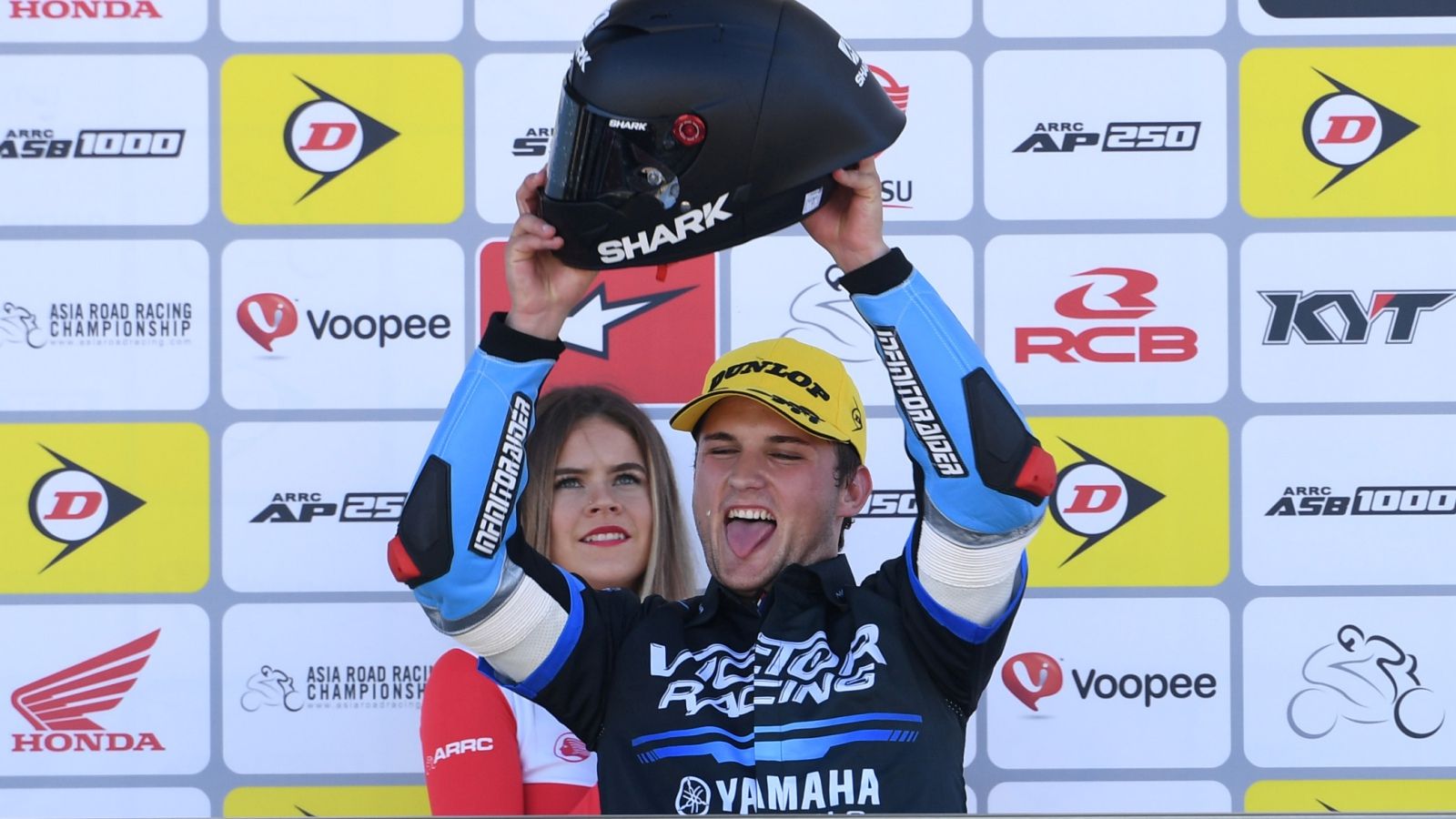 Javi Orellana festeja su histórico podio (Foto: ASBK)