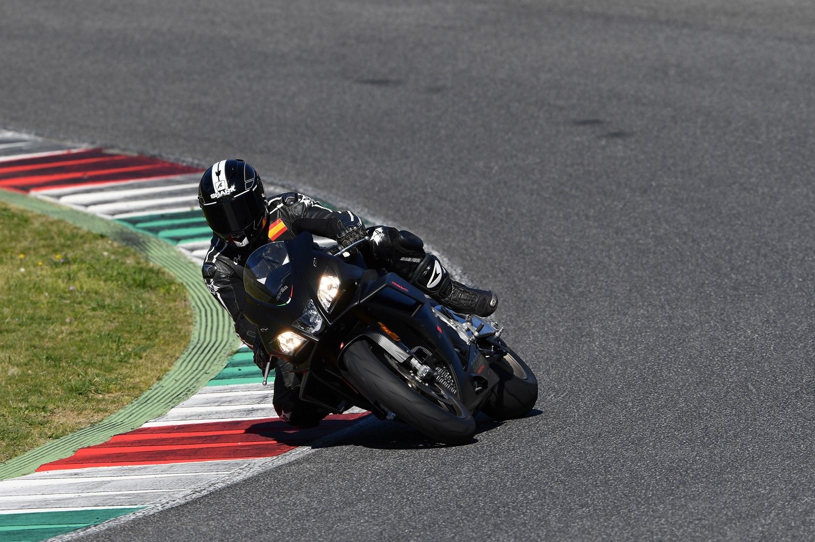 Aprilia RSV4 1100 Factory, prueba, ficha técnica y primeras impresiones