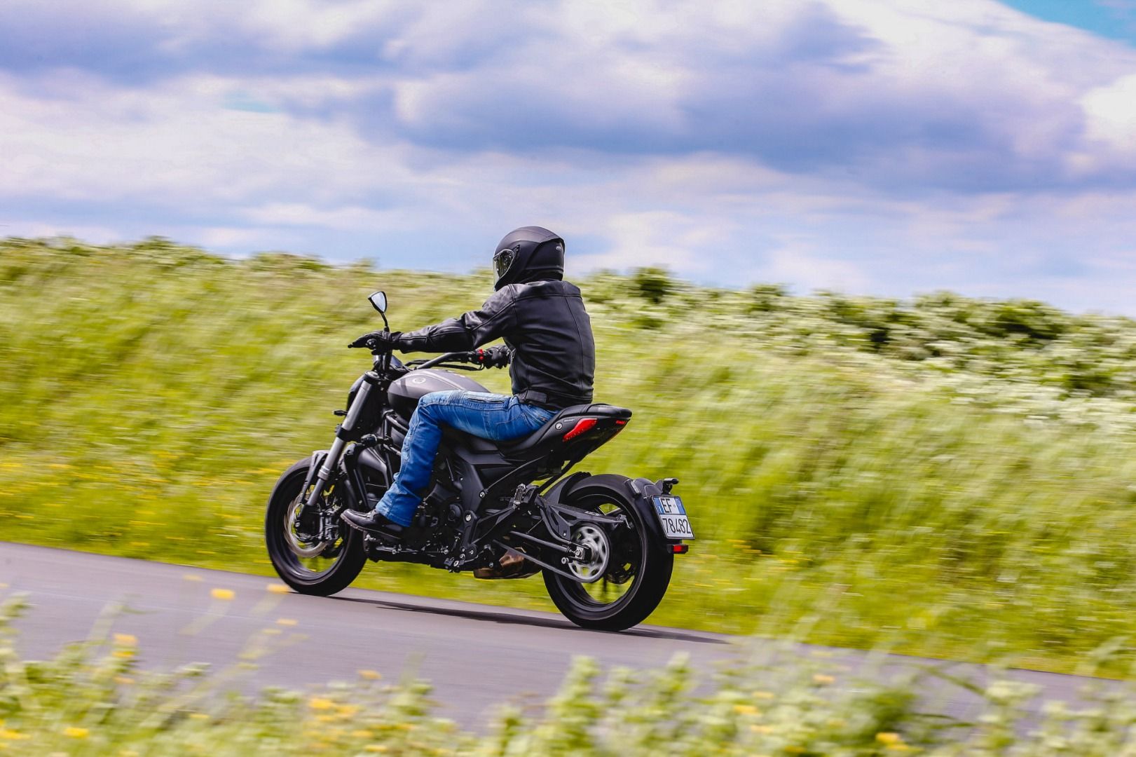 Benelli 502C, prueba y primeras impresiones