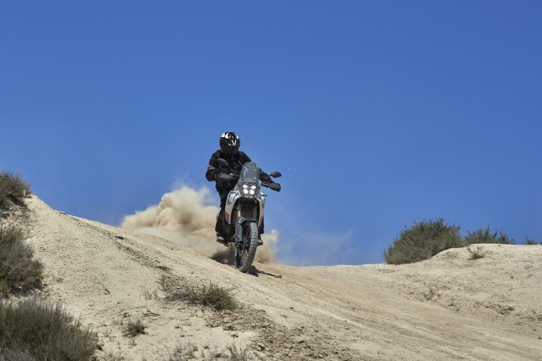 La nueva Yamaha Ténéré 700 es una trail muy auténtica con la que se puede disfrutar mucho en carretera y en un uso off road.  