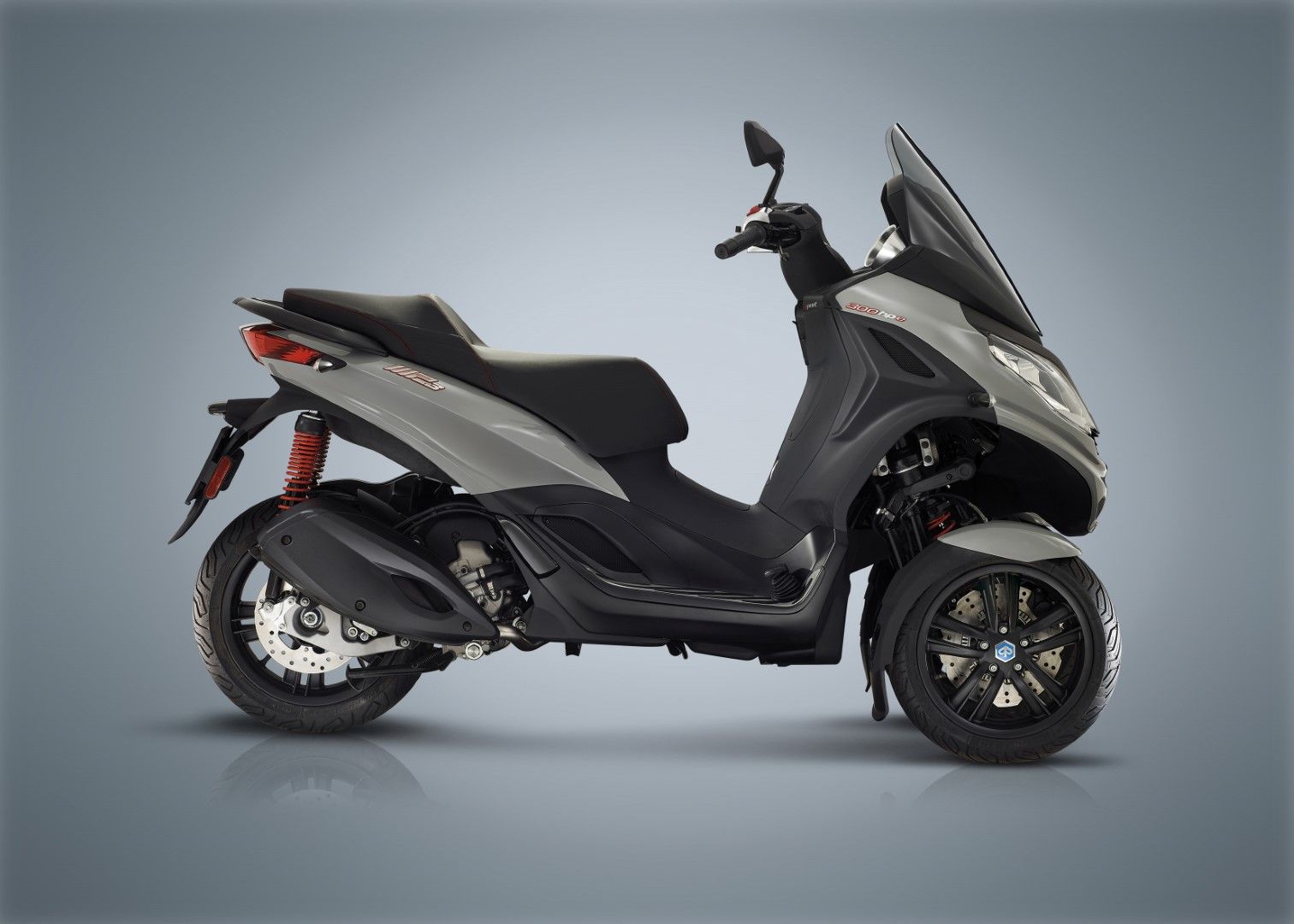 Piaggio MP3 300 hpe Sport 2019. Fotos