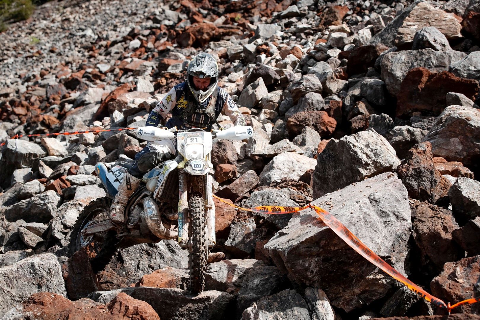 Graham Jarvis conquista por quinta vez Erzbergrodeo. Mario Román, podio