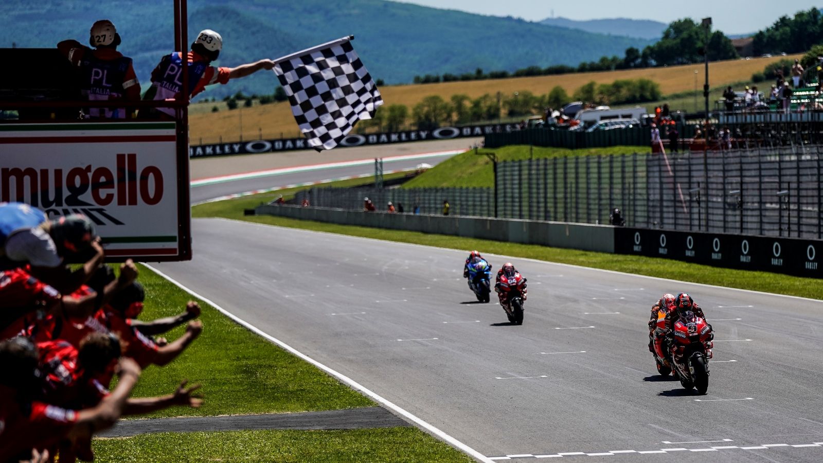 Llegada a meta del último paso de MotoGP por Mugello en 2019.