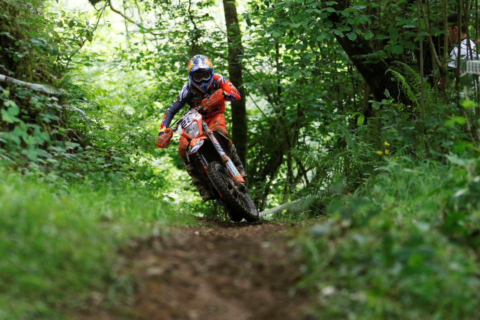 Josep García arrasa en el nacional de enduro en Infiesto