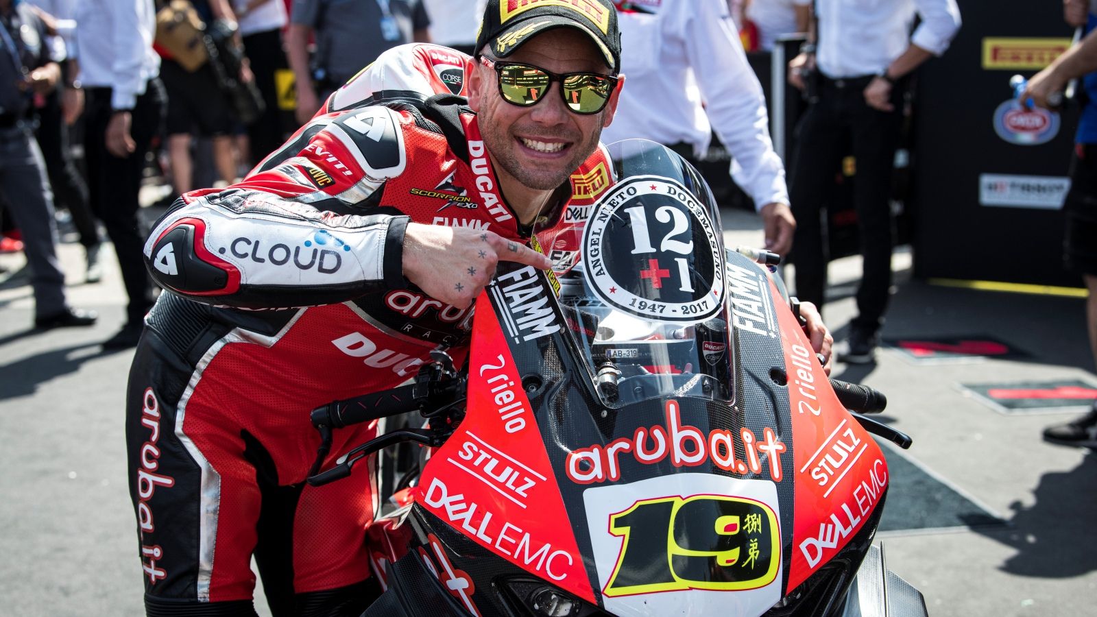 Álvaro Bautista le dedica la victoria en la carrera Superpole a Ángel Nieto (Foto: Ducati)