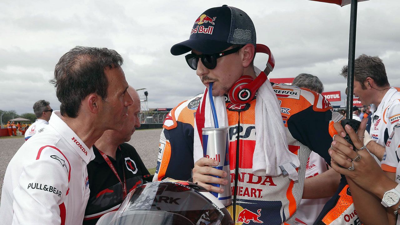 Alberto Puig: “Lorenzo será nuestro piloto las dos próximas temporadas”