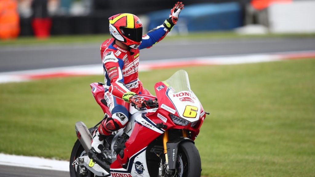 Xavi Forés celebra su podio en el BSB (Fotos: Honda / Suzuki / Moriwaki).