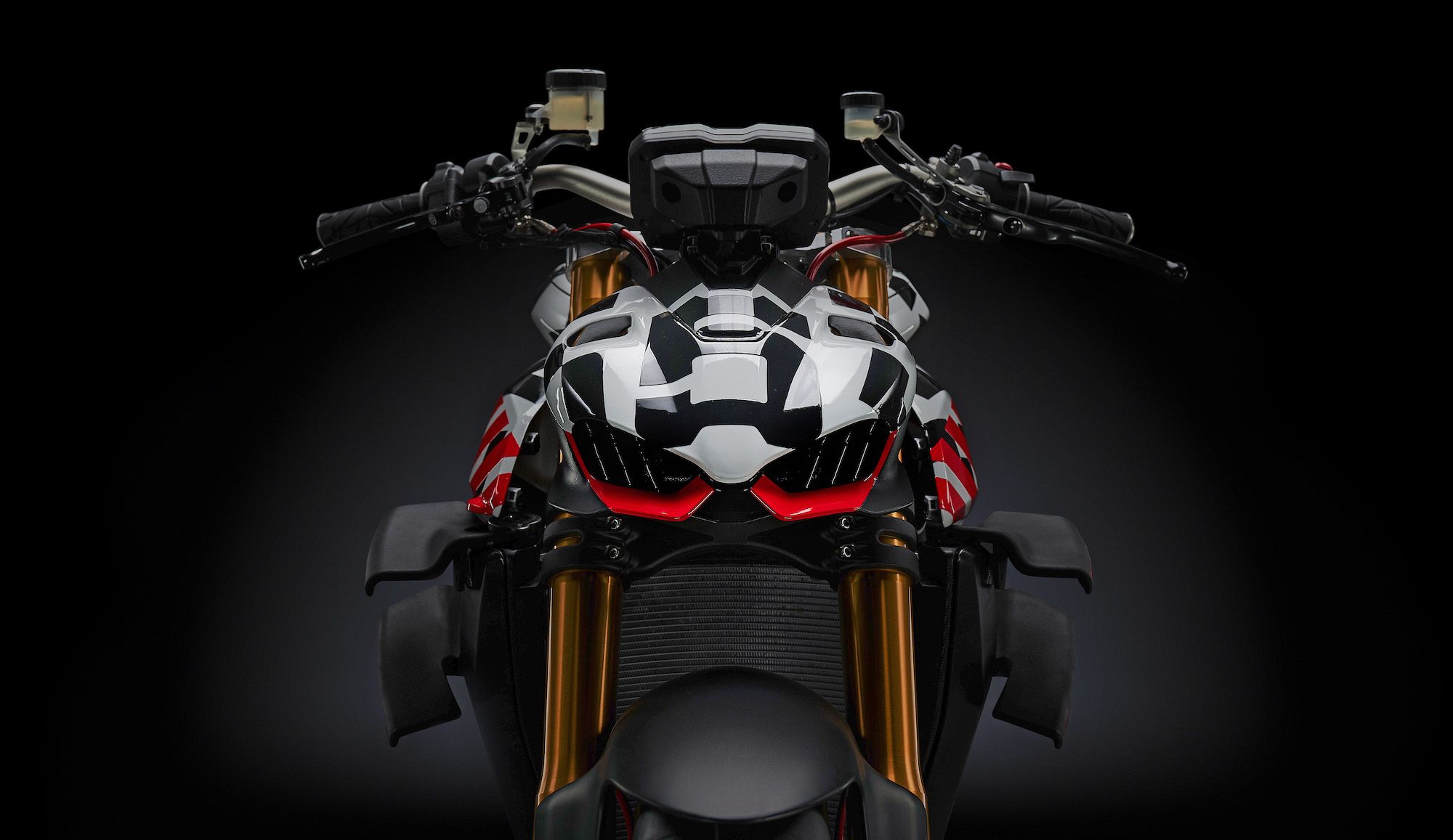 Ducati Streetfighter V4, agárrate porque llegan curvas