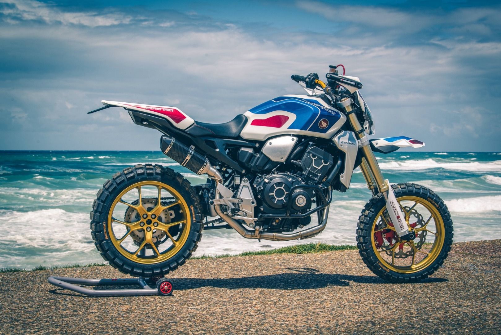 12 preparaciones Honda CB1000R para el Wheels & Waves 2019
