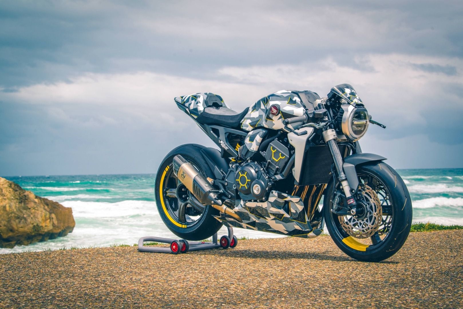 12 preparaciones Honda CB1000R para el Wheels & Waves 2019