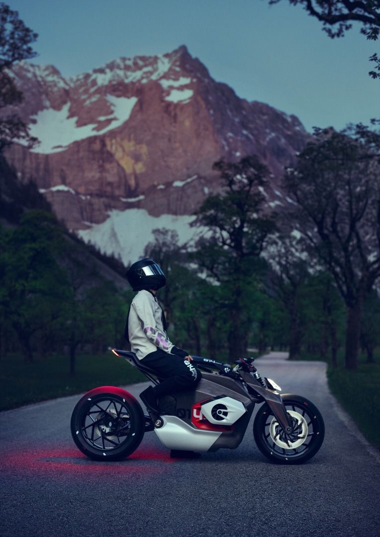 BMW Motorrad Vision DC Roadster, la eléctrica de BMW