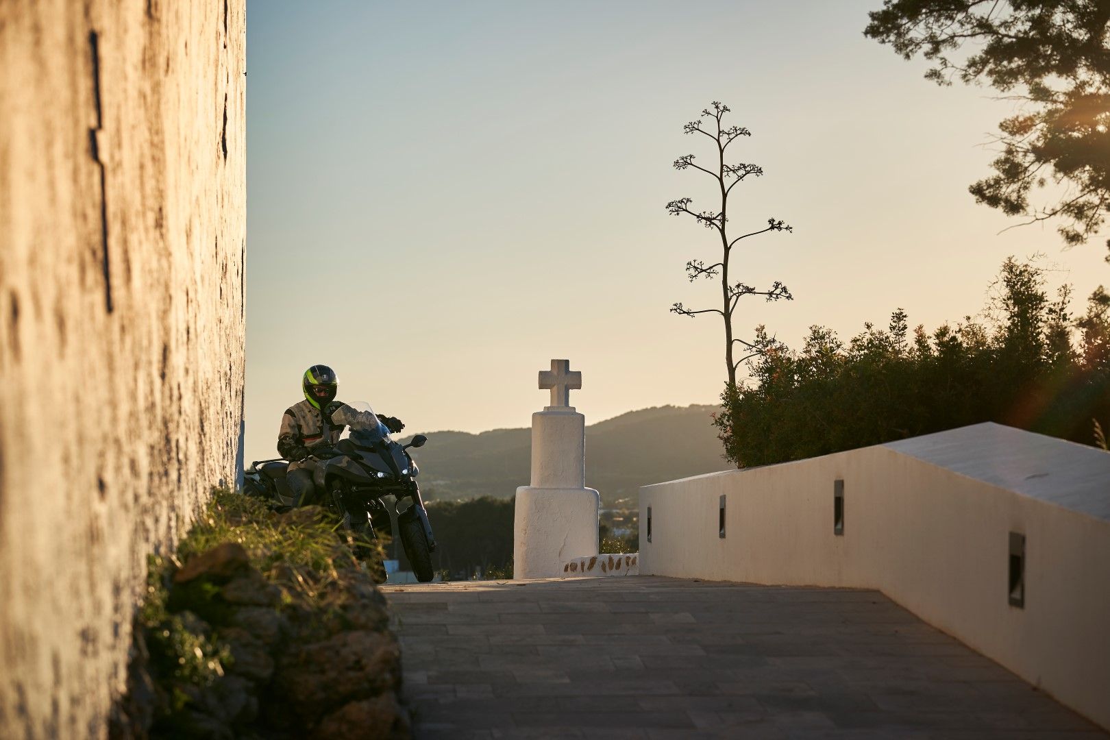 En ruta con Yamaha Niken GT: Santa Eulalia (Ibiza)