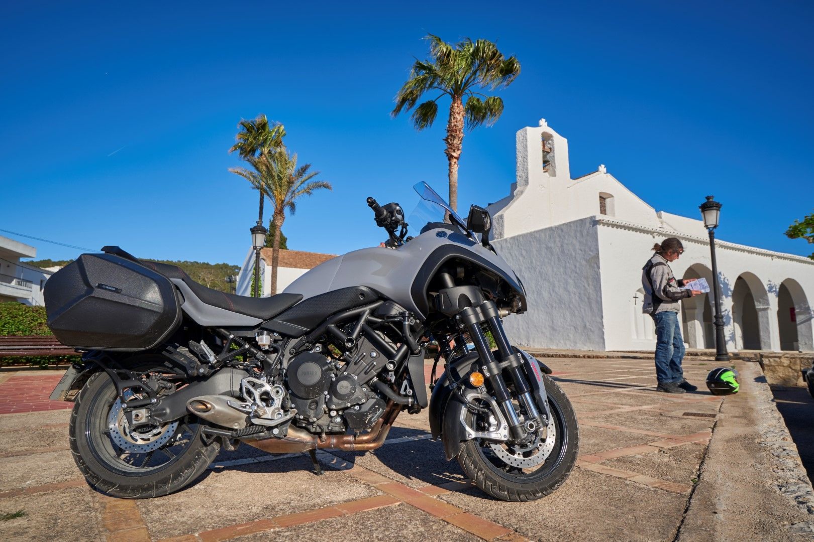 En ruta con Yamaha Niken GT: Santa Eulalia (Ibiza)