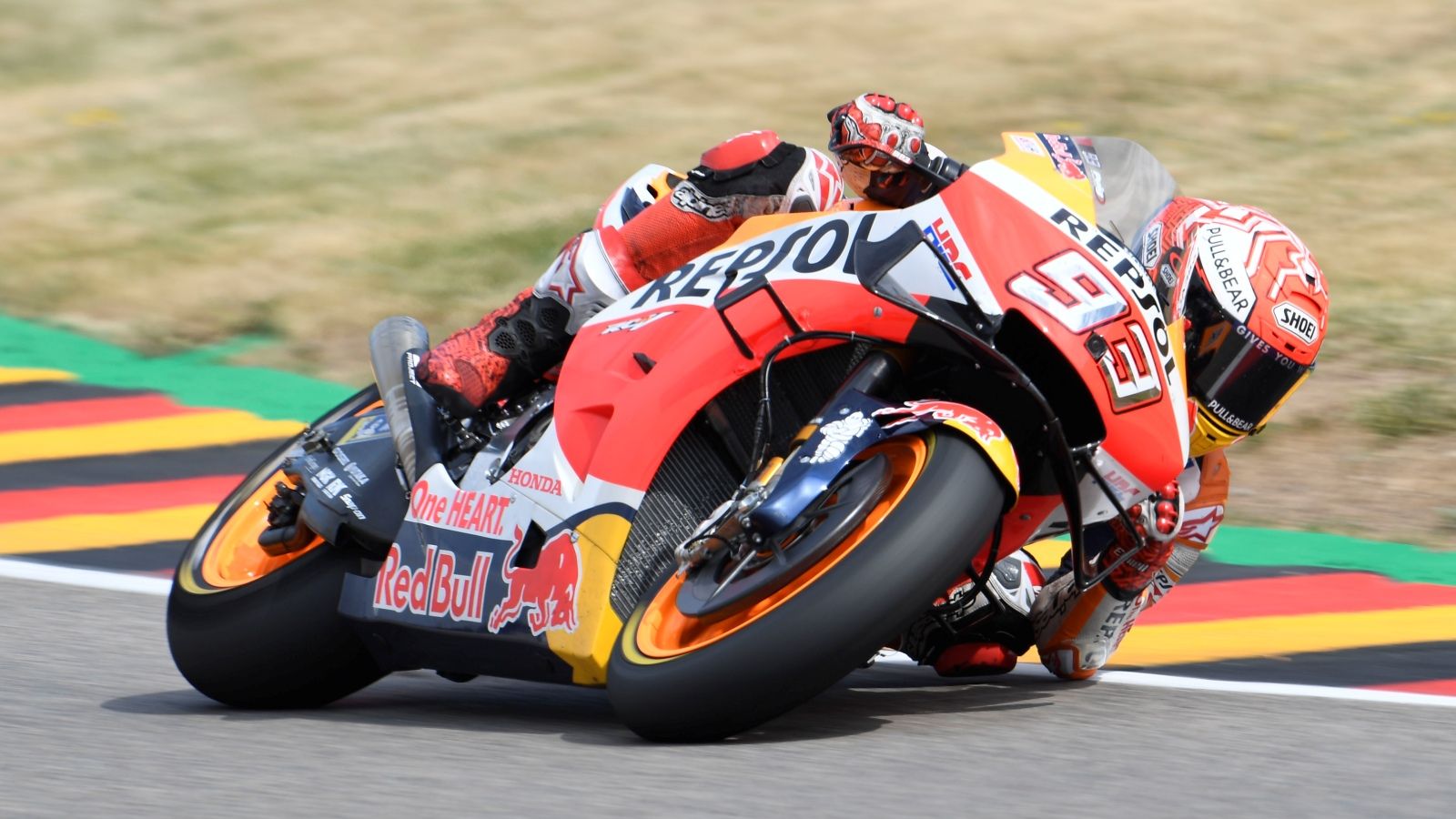 Marc Márquez hace historia con su décima victoria seguida en Sachsenring