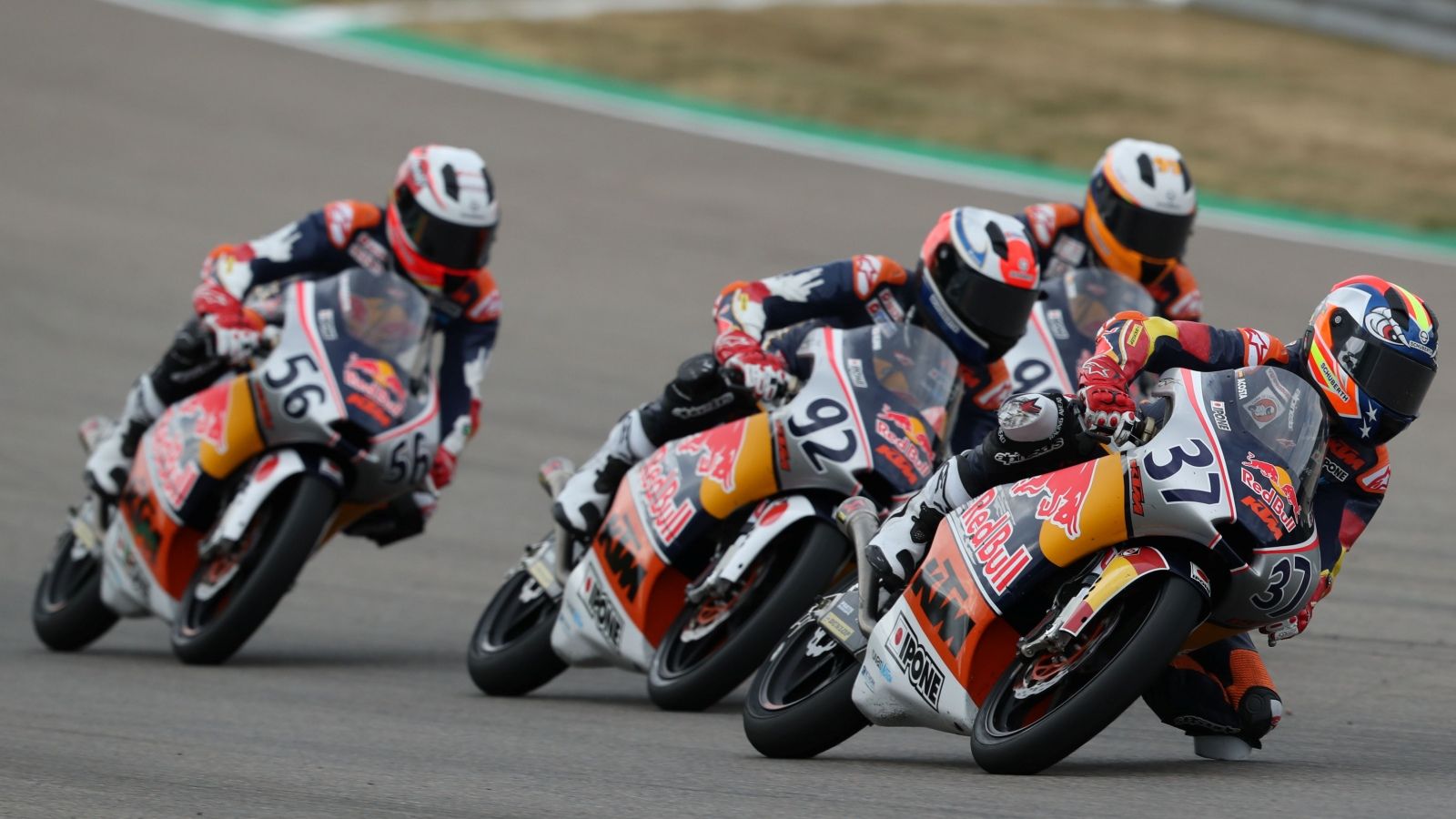 Pedro Acosta seguido por Yuki Kunii, Carlos Tatay y Haruki Noguchi (Fotos: Red Bull / BMW / ASBK / BTC).