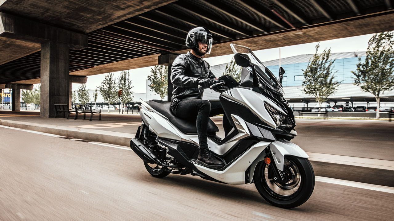 SYM Cruisym, un scooter GT y deportivo