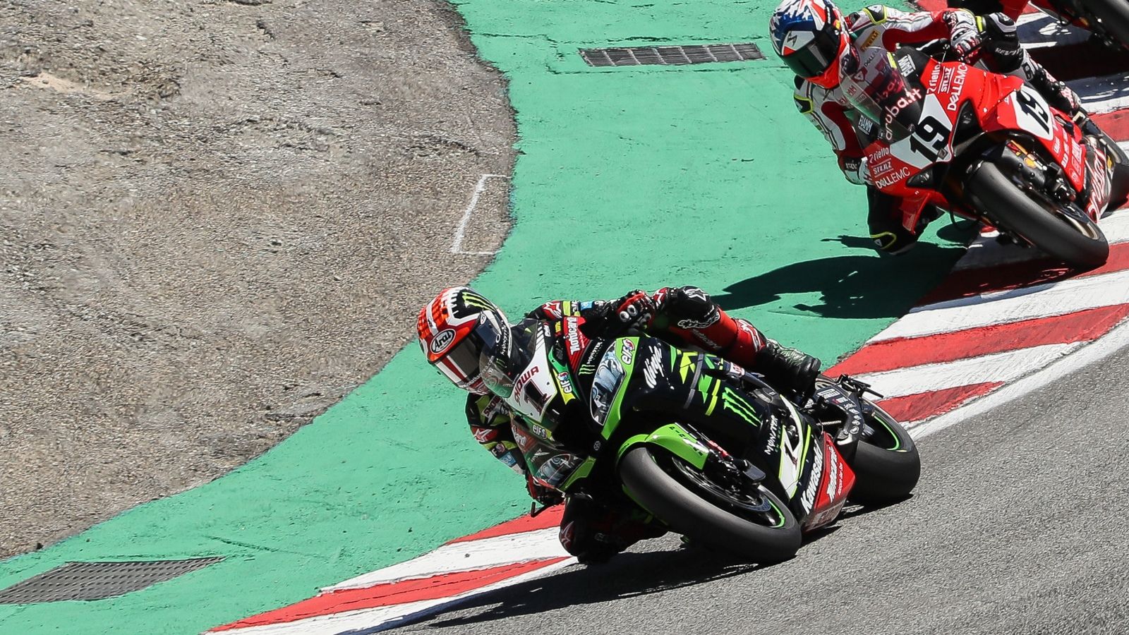 Jonathan Rea y Álvaro Bautista en el Sacacorchos (Fotos: Gold & Goose).