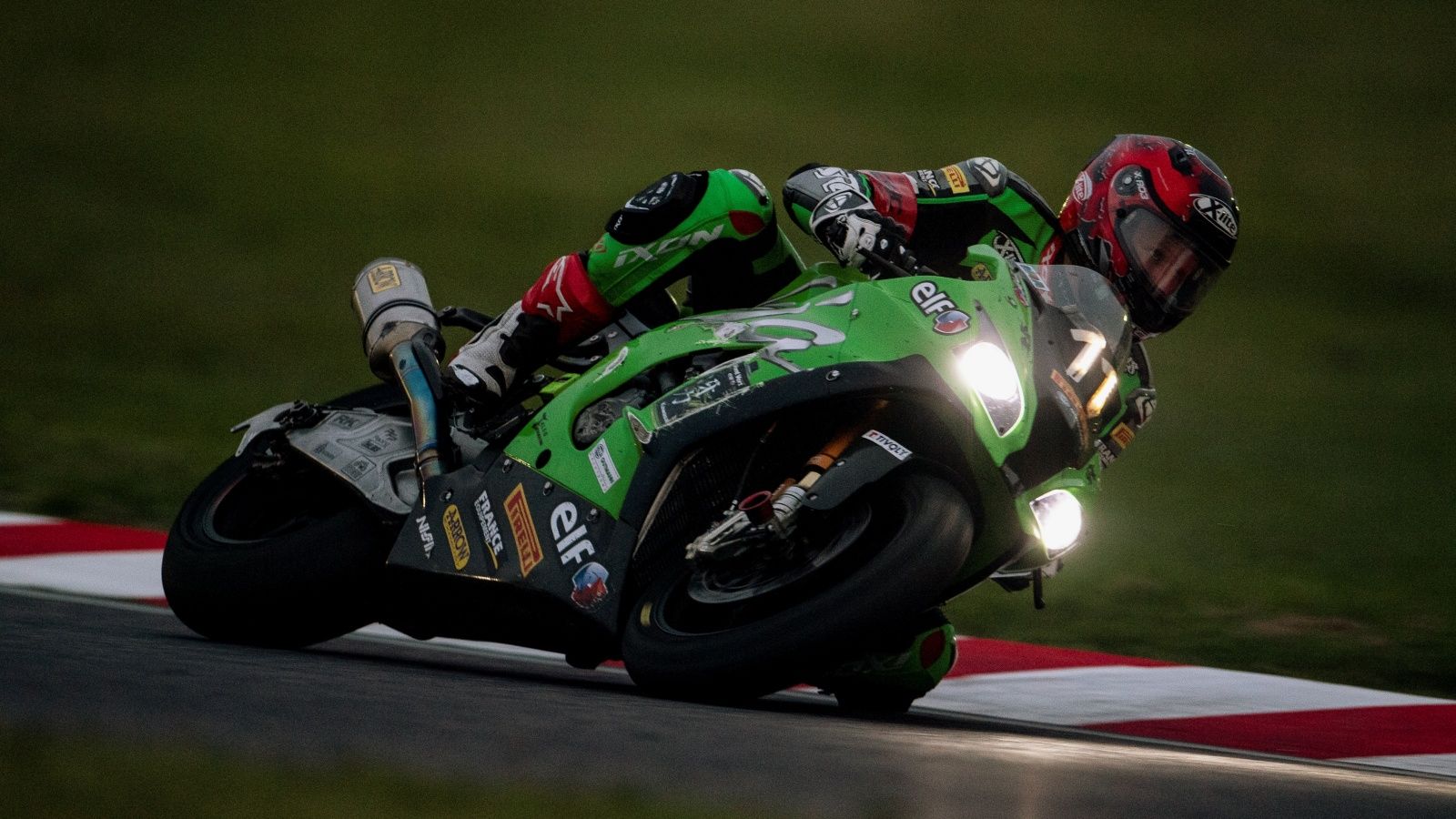 David Checa logró en Suzuka su cuarto título mundial, el primero con Kawasaki (Fotos: Kawasaki).